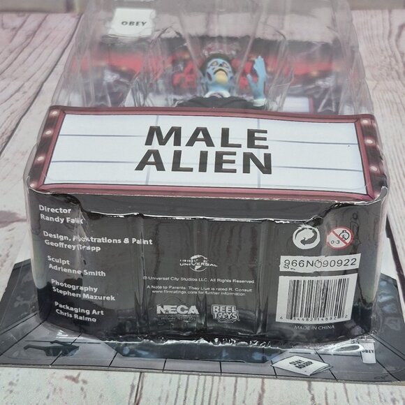 NECA TOONY TERRORS MALE ALIEN THEY LIVE ACTION FIGURE BRAND NEW - Picture 7 of 7